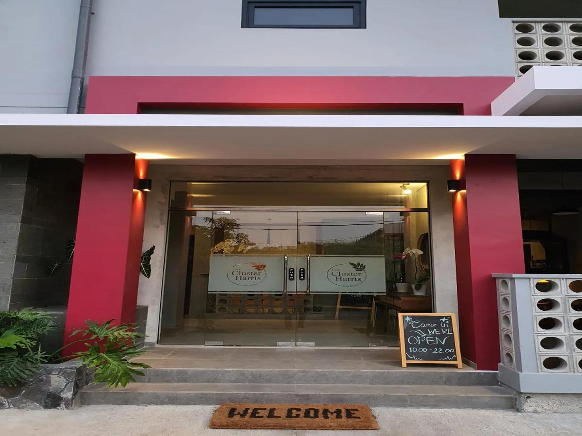 The Cluster Harris Acomodação com café da manhã Cimahi Exterior foto